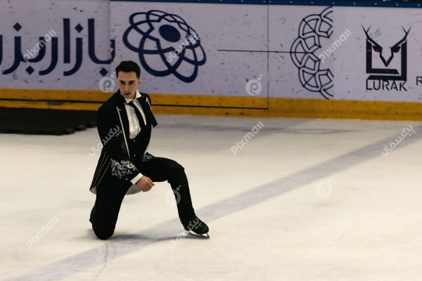 اجرای نوروزی اسکیت نمایشی روی یخ 