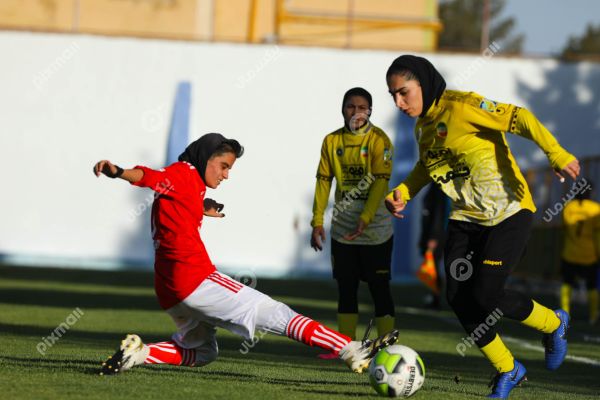 فوتبال | سپاهان اصفهان - ملی پوشان شهرکرد