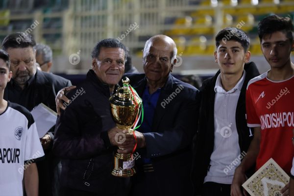 اهدا جوایز مسابقات فوتبال شهرستان دزفول